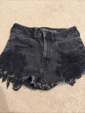 American Eagle Outfitters Black Lace-Appliqué High-Rise Denim Shorts sz 2